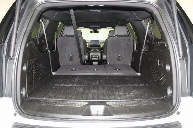 Used 2022 Chevrolet Suburban Premier image 7