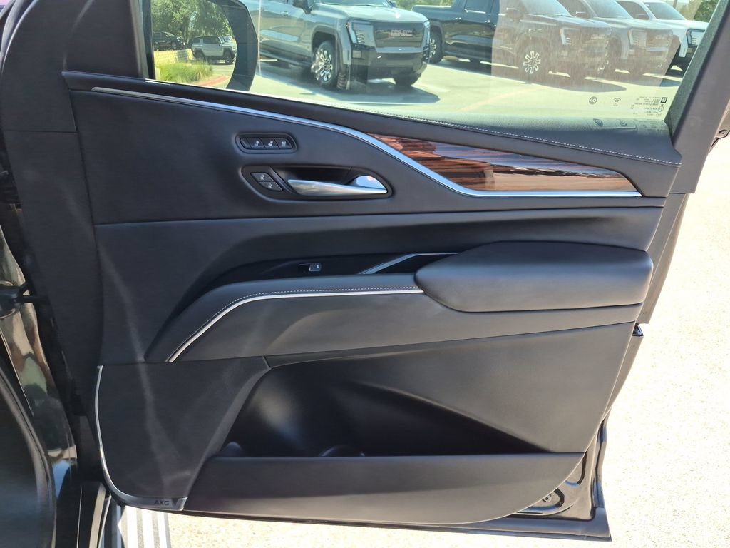 Used 2022 Cadillac Escalade Premium Luxury w/ Performance Package RWD image 43