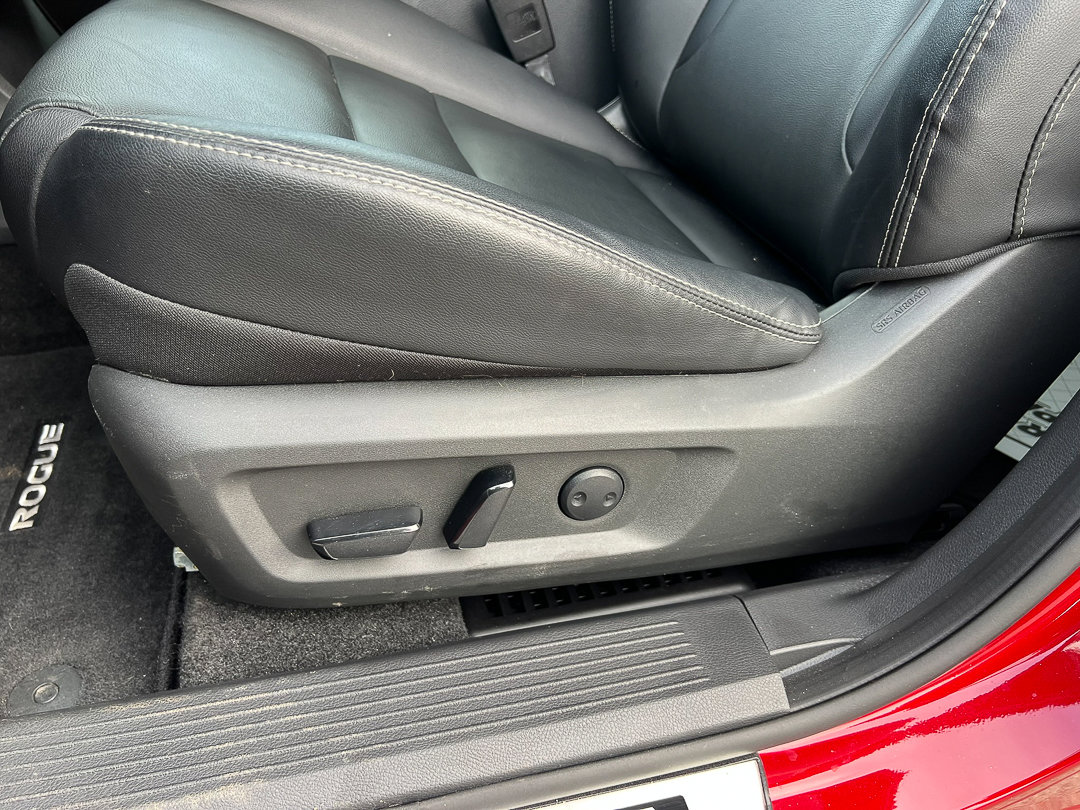 Used 2023 Nissan Rogue SL w/ SL Premium Package image 15