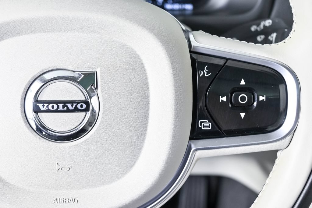 Certified 2022 Volvo XC90 T6 Inscription AWD/4WD image 13
