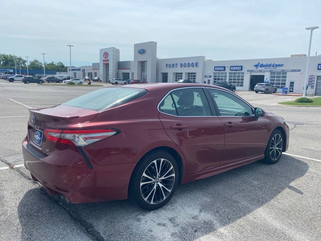 Used 2018 Toyota Camry SE FWD image 4