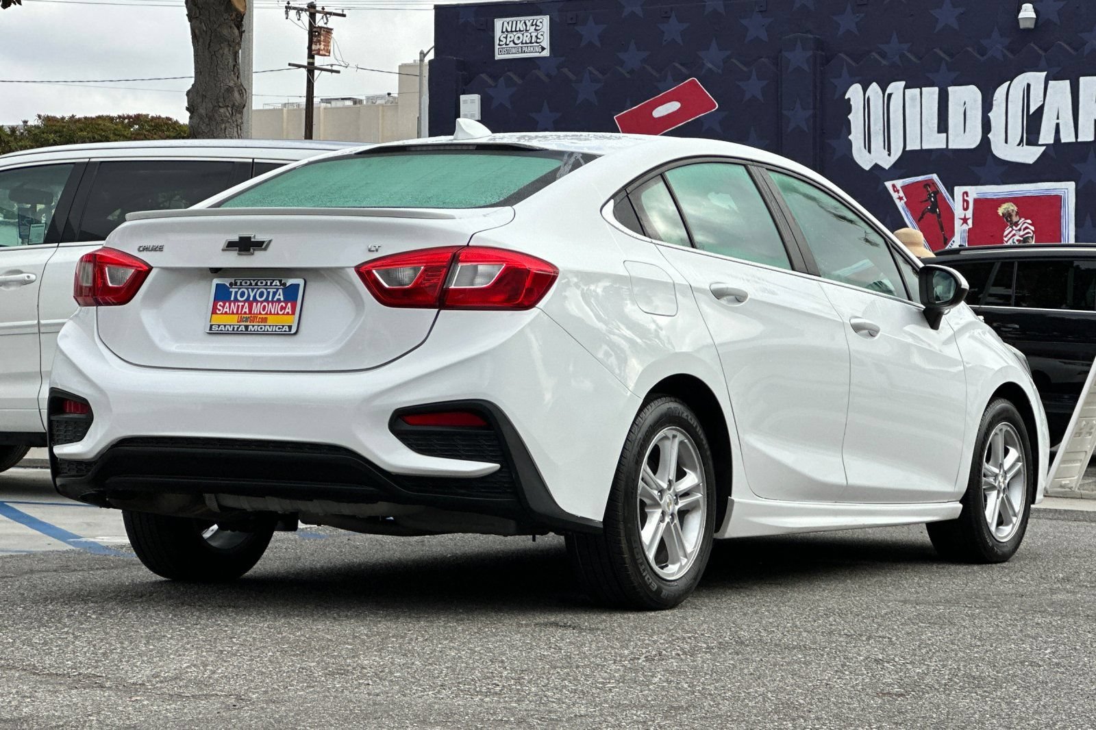 Used 2018 Chevrolet Cruze LT w/ RS Package FWD image 4
