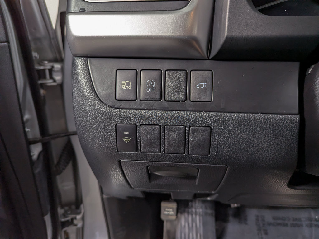 Used 2019 Toyota Highlander XLE AWD/4WD image 27