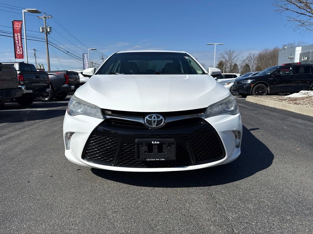 Used 2017 Toyota Camry SE image 2