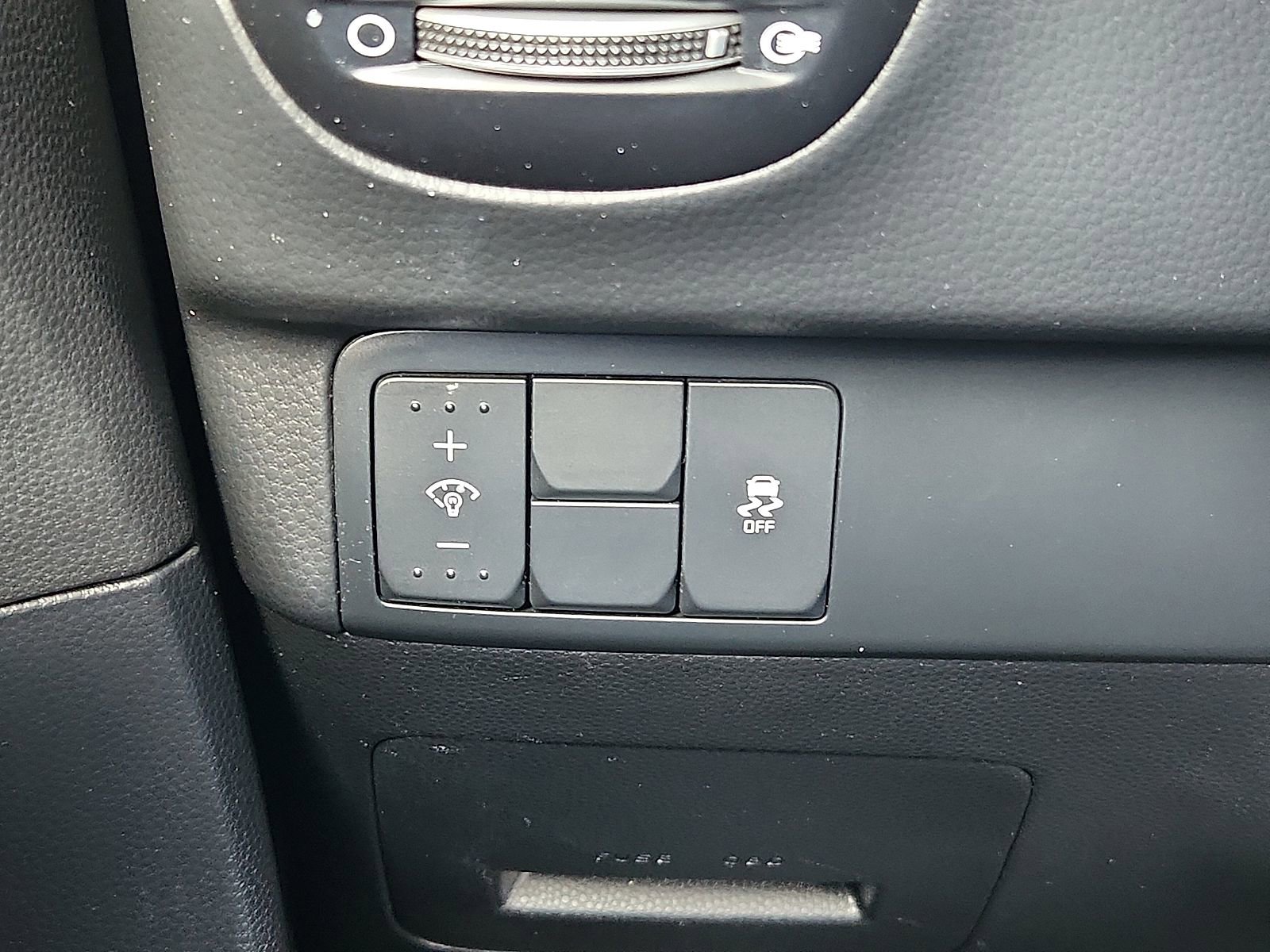 Used 2016 Kia Soul + image 12