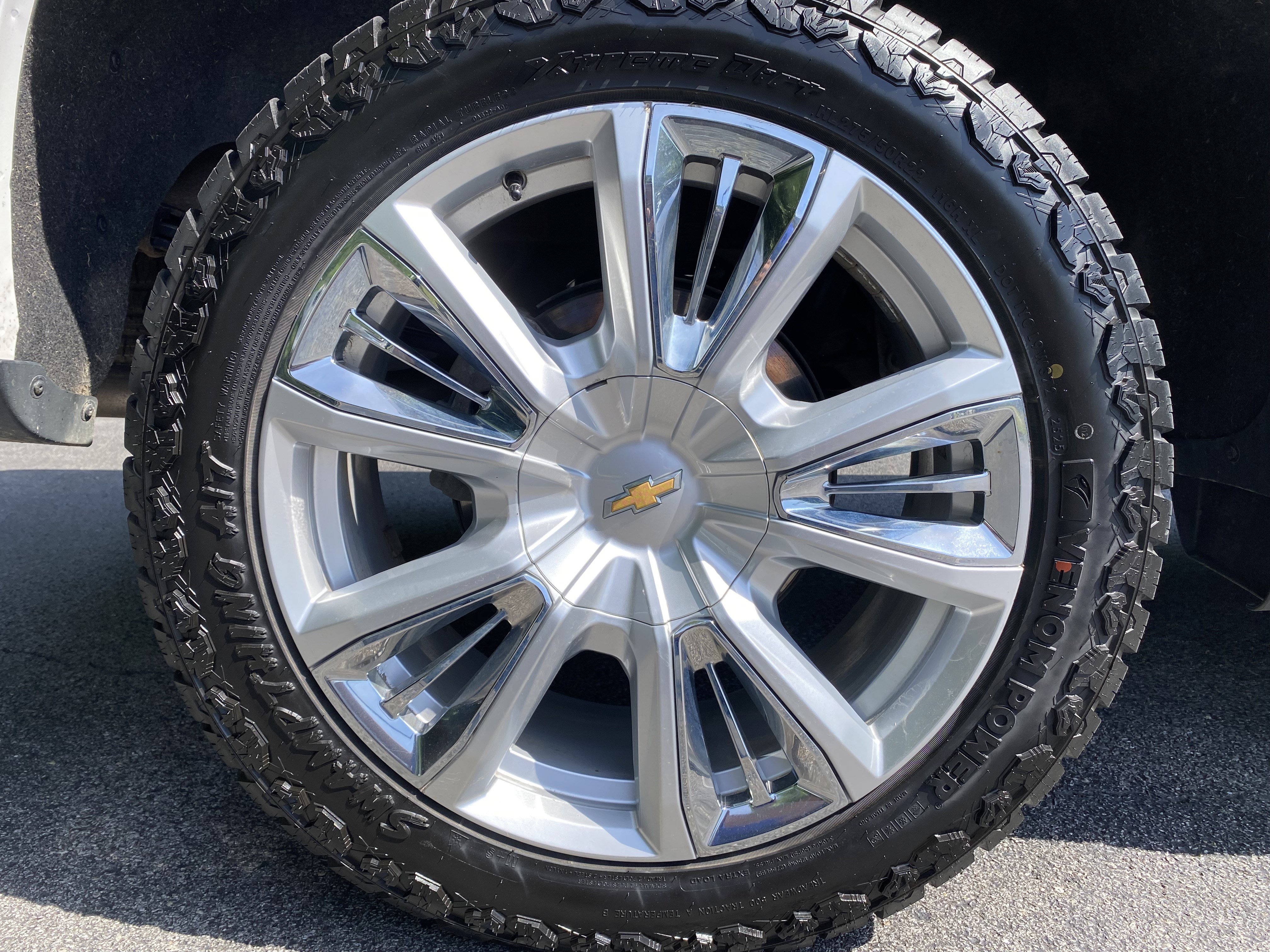 Used 2022 Chevrolet Silverado 1500 High Country w/ High Country Premium Package AWD/4WD image 46