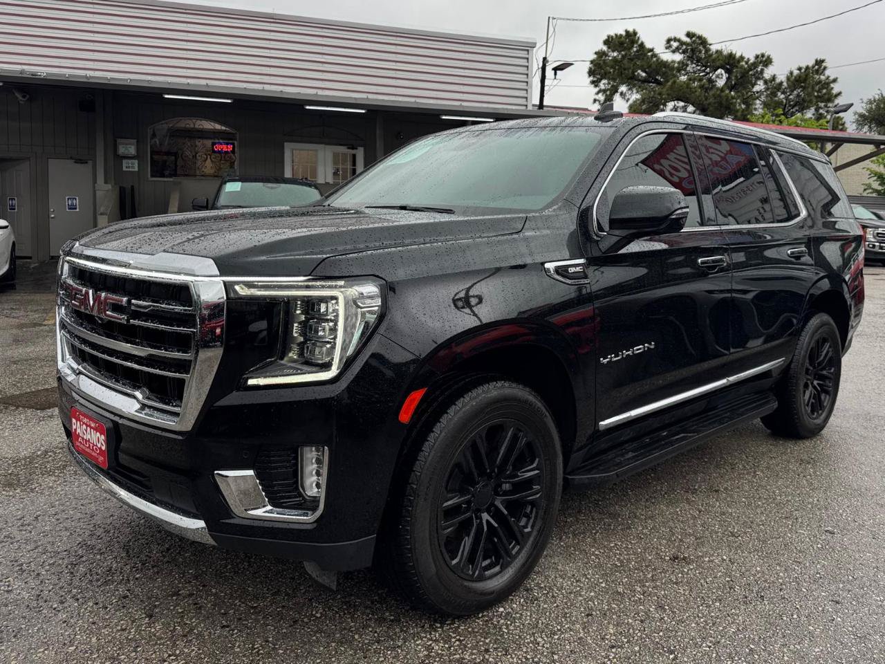 Used 2021 GMC Yukon SLT w/ SLT Luxury Plus Package RWD image 2