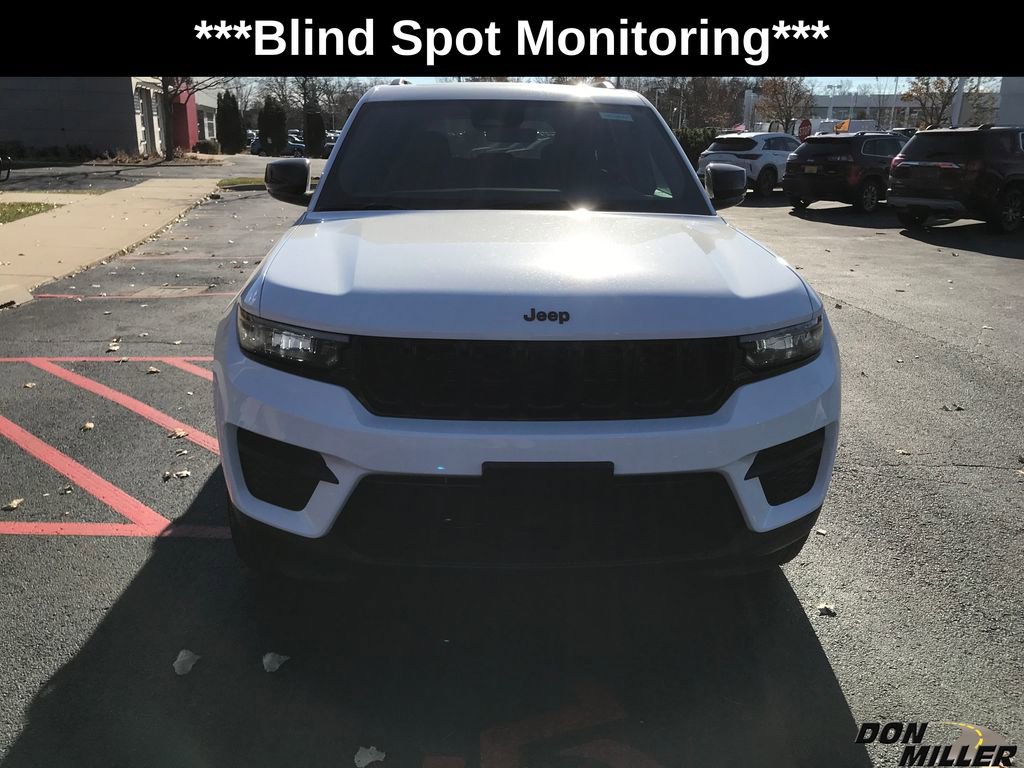 New 2025 Jeep Grand Cherokee Laredo image 2