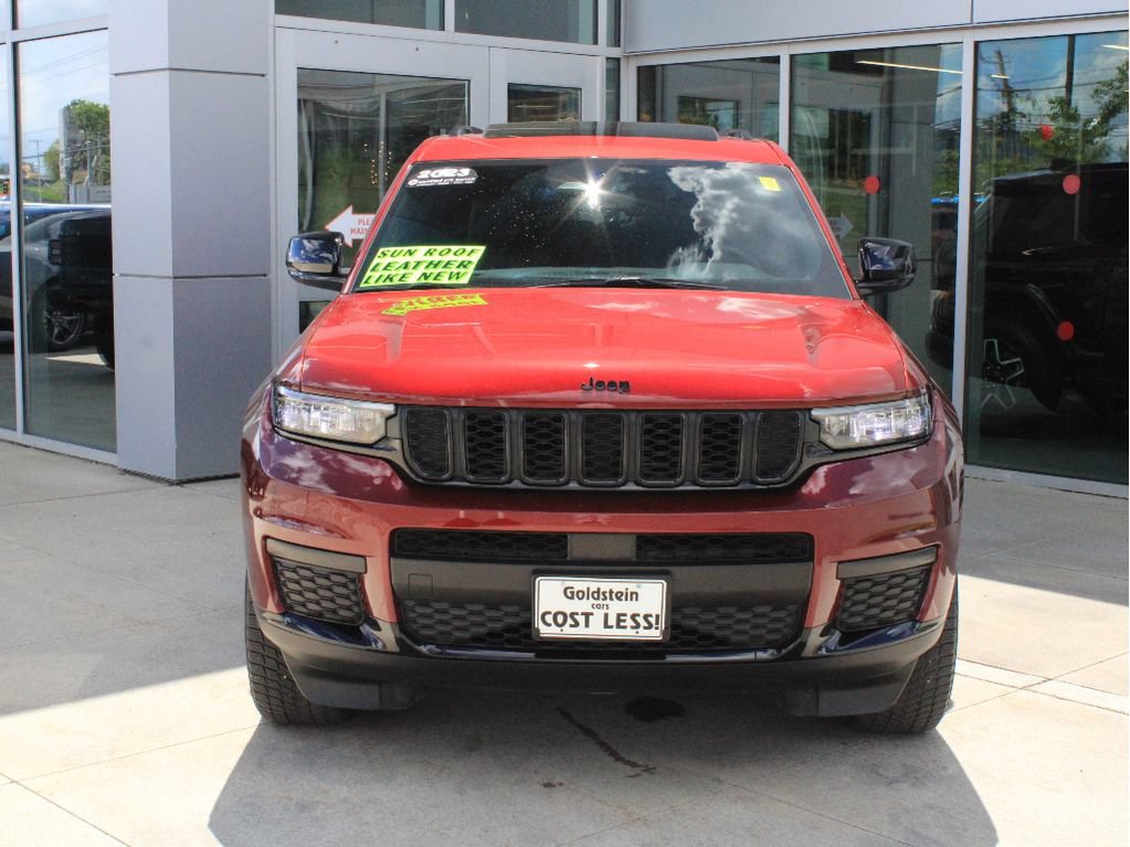 Certified 2023 Jeep Grand Cherokee L Laredo AWD/4WD image 2