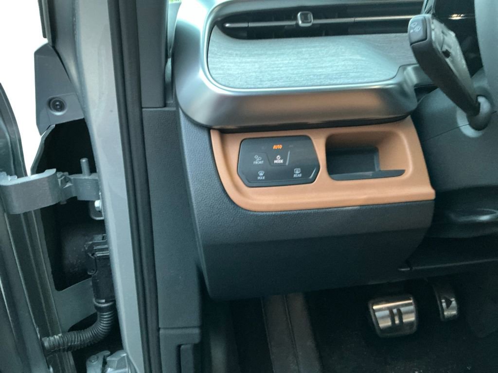 New 2025 Volkswagen ID. Buzz Pro S image 17