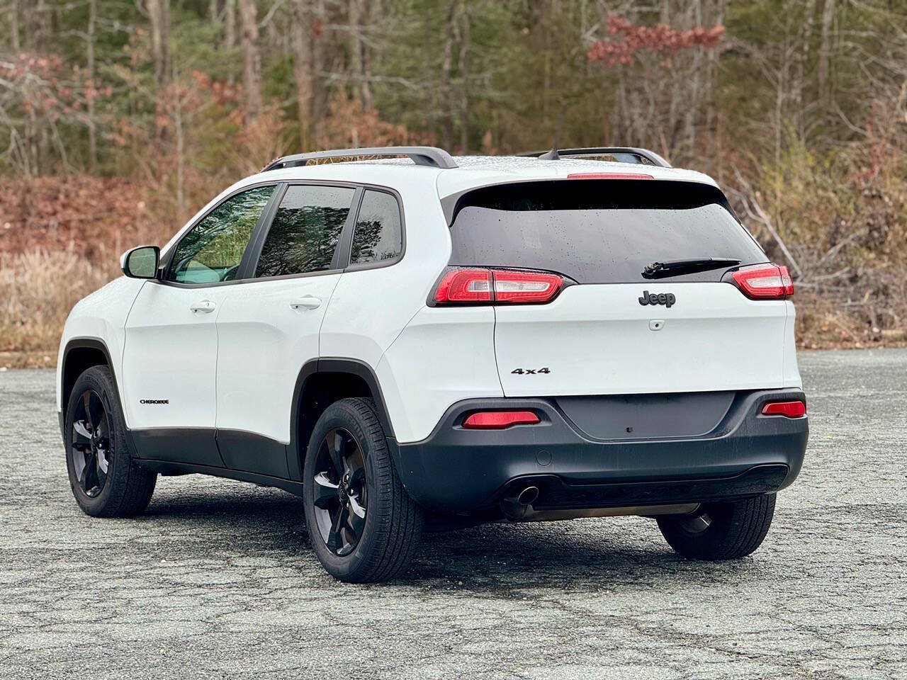 Used 2018 Jeep Cherokee Latitude w/ Altitude Package AWD/4WD image 33