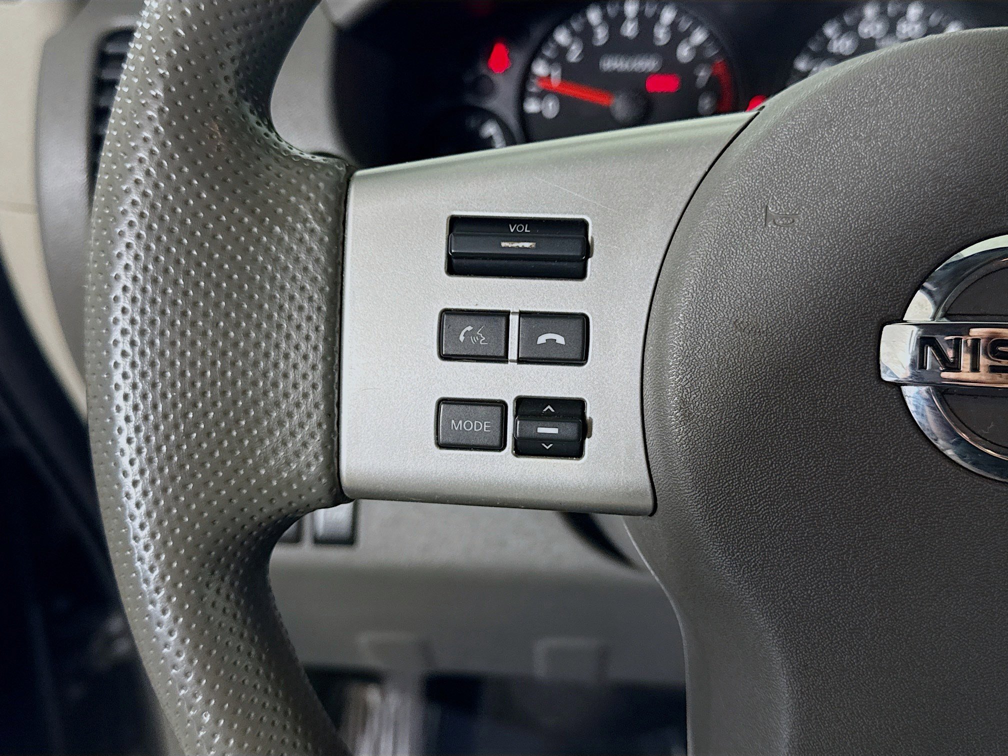 Used 2020 Nissan Frontier SV image 14