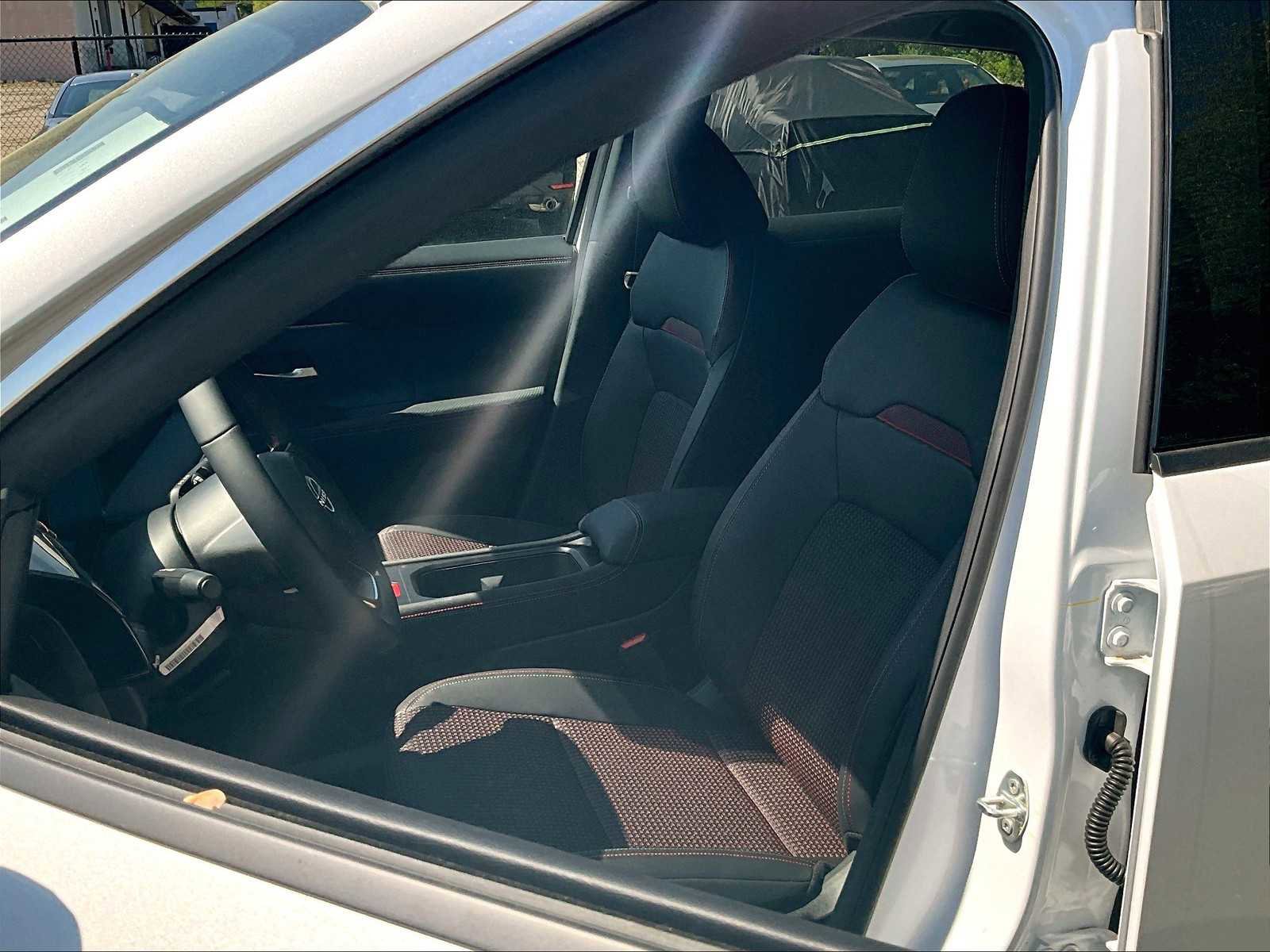 New 2025 Nissan Kicks SR image 10