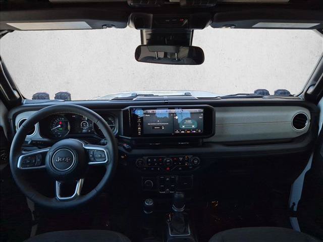 Used 2024 Jeep Wrangler Unlimited Sahara AWD/4WD image 17