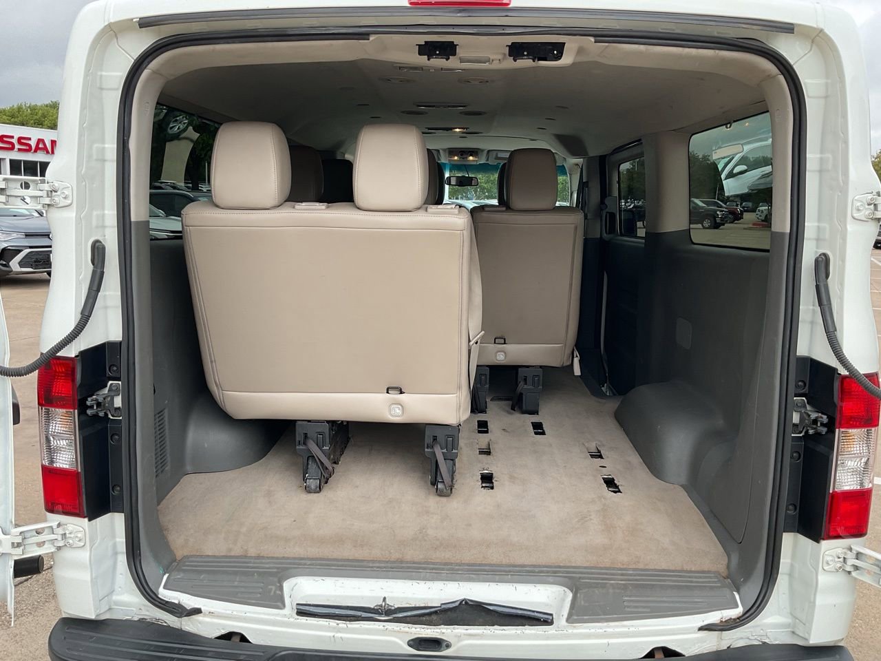 Used 2014 Nissan NV 3500 SL w/ Technology Package image 14