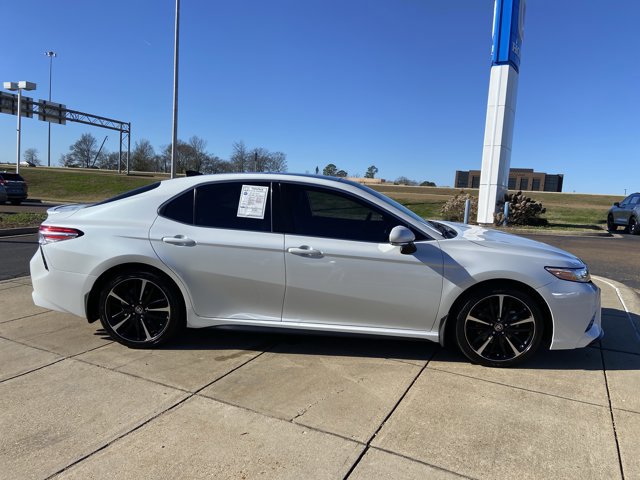 Used 2020 Toyota Camry XSE image 12