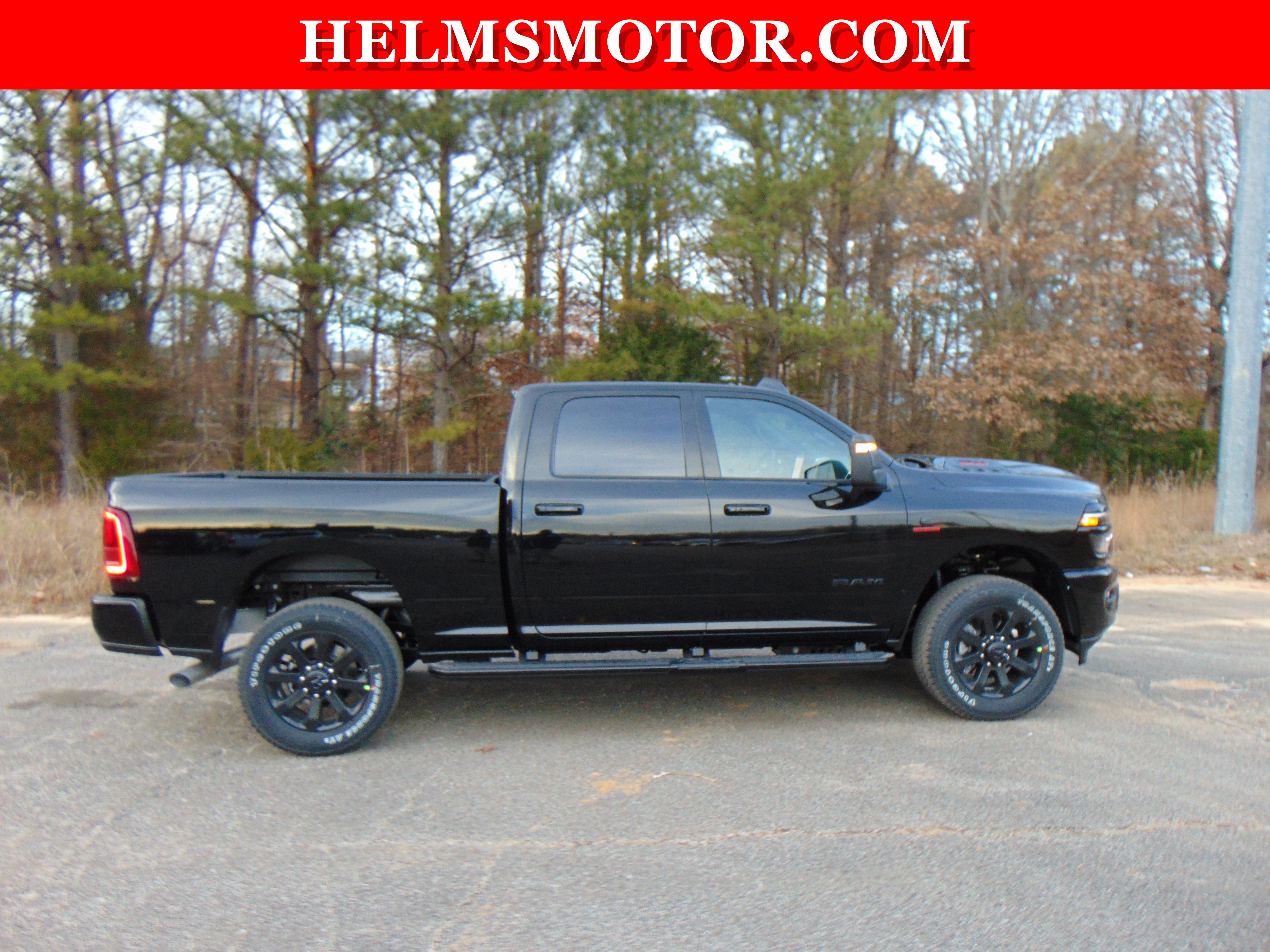 New 2026 RAM 2500 Laramie AWD/4WD image 16