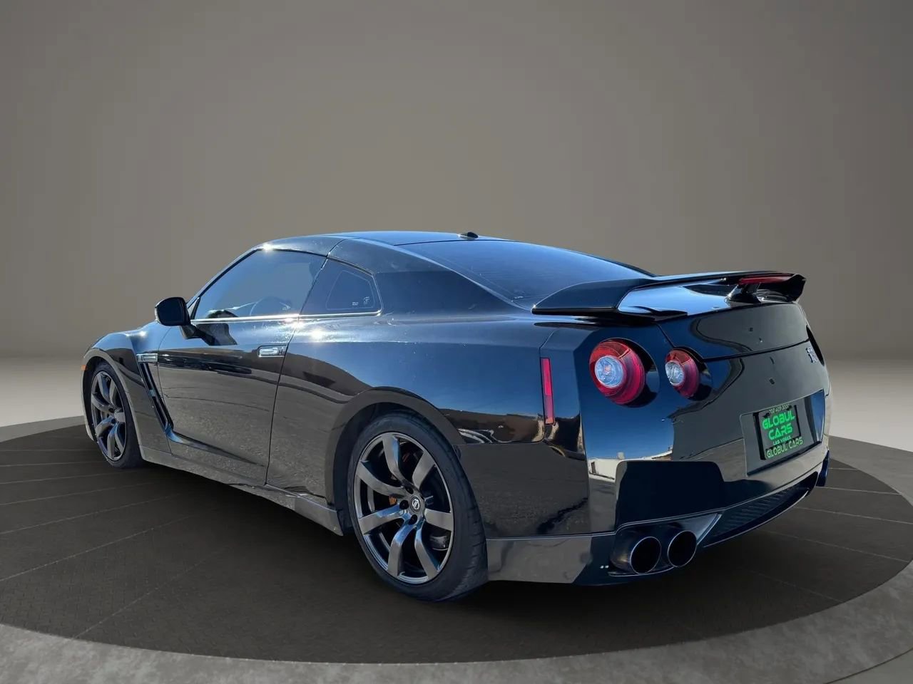 Used 2010 Nissan GT-R Premium image 7
