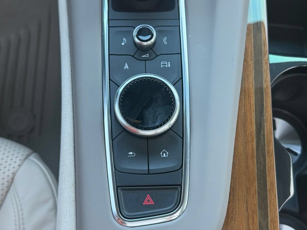 Used 2024 Cadillac Escalade Sport Platinum w/ LPO, Floor Liner Package AWD/4WD image 28