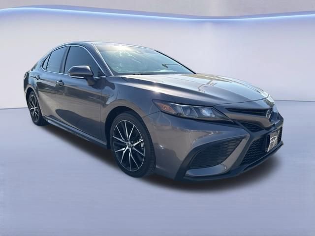 Used 2022 Toyota Camry SE