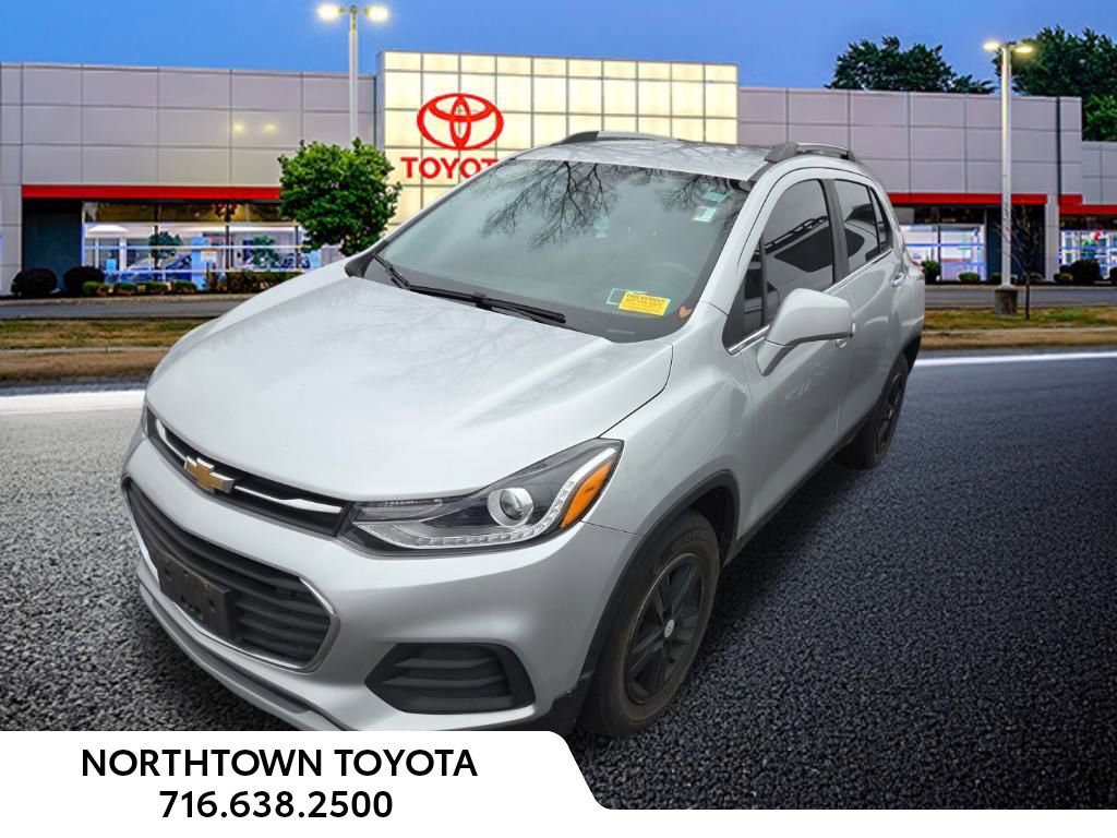 Used 2020 Chevrolet Trax LT w/ LT Convenience Package image 14