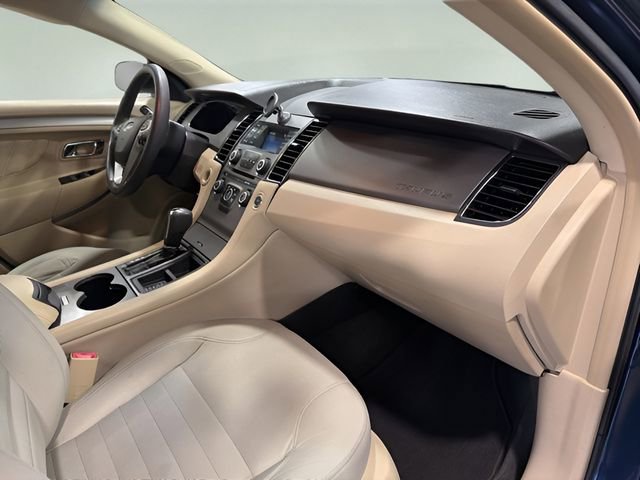 Used 2017 Ford Taurus SE image 13
