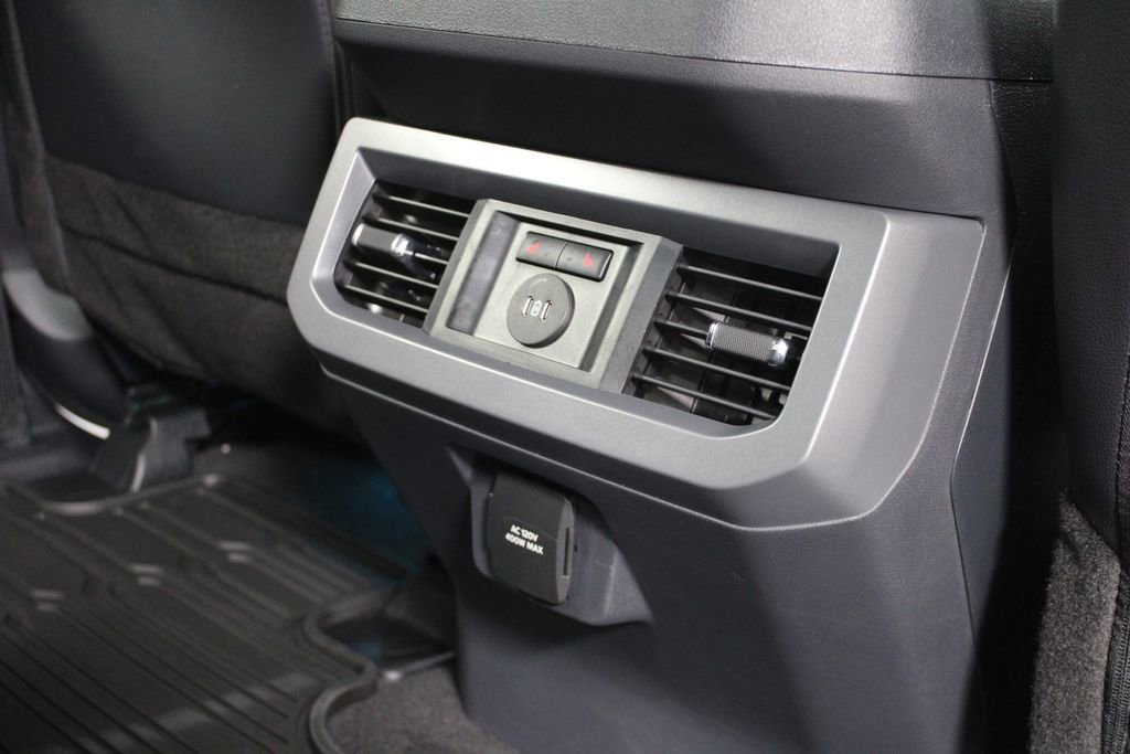 New 2026 Ford F250 Lariat w/ Black Appearance Package image 33