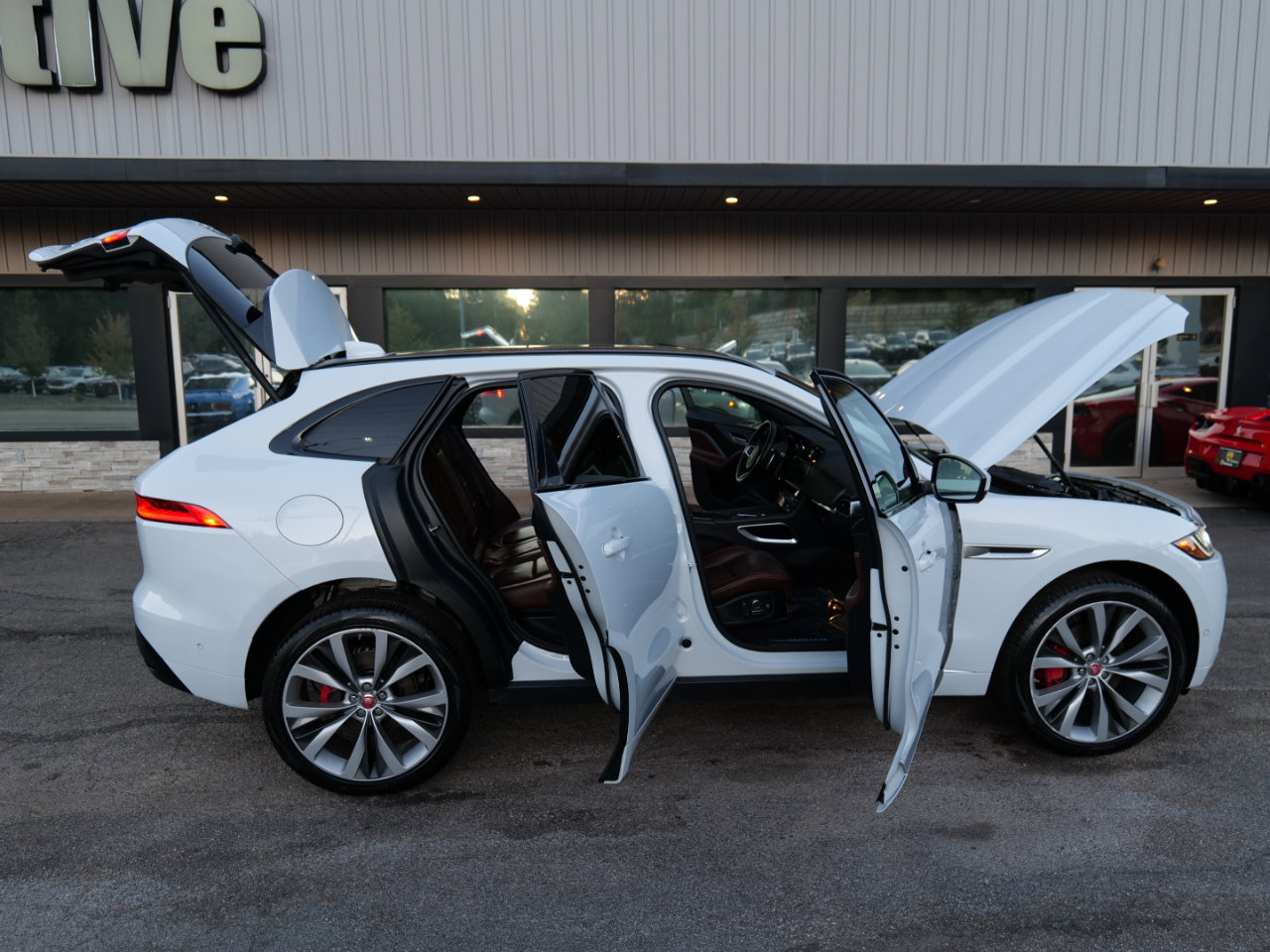 Used 2019 Jaguar F-PACE S image 61