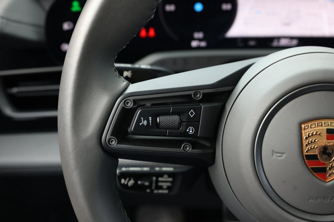 Used 2023 Porsche Taycan 4S image 30