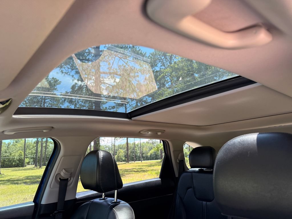 Used 2023 Kia Sorento S w/ Panoramic Sunroof Package FWD image 23