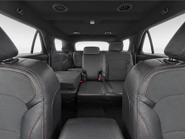 Used 2018 Ford Explorer XLT w/ Equipment Group 202A FWD image 10