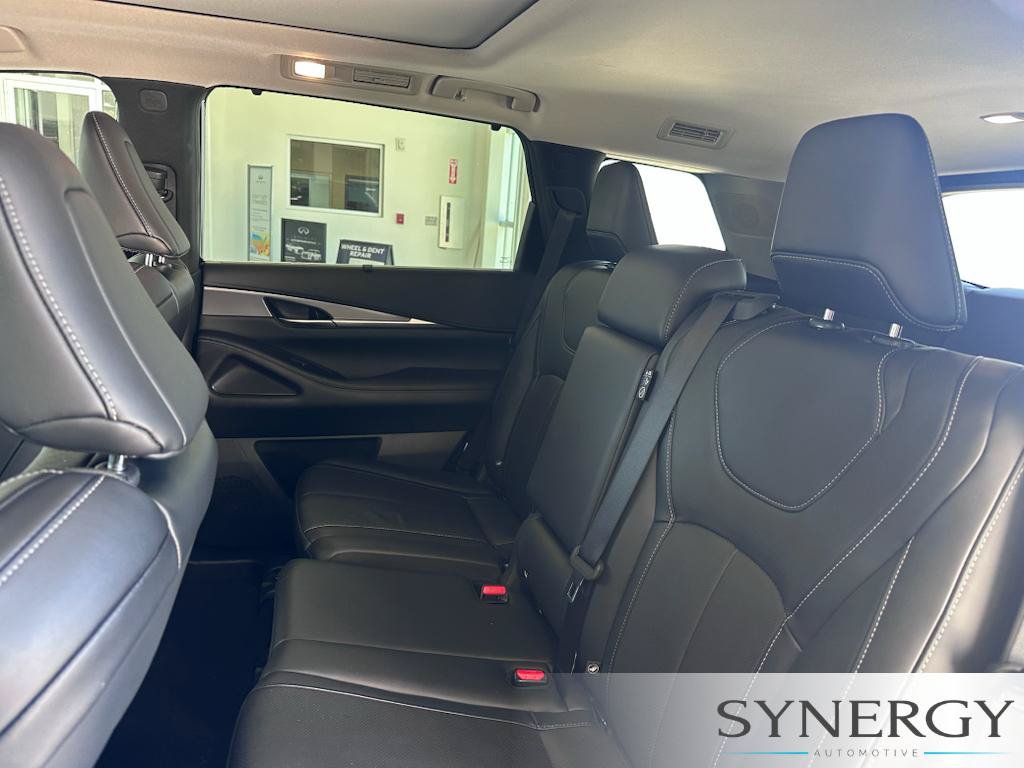 Used 2023 INFINITI QX60 Luxe w/ Cargo Package AWD/4WD image 29