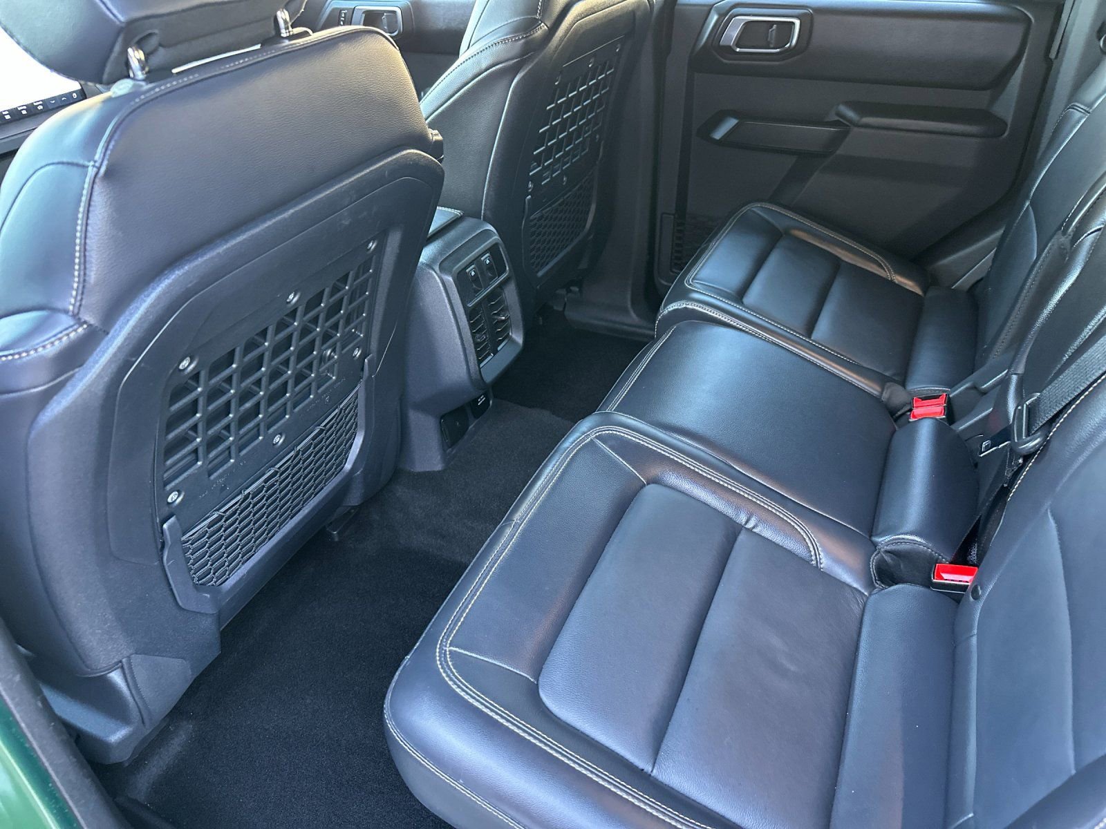 Used 2025 Ford Bronco Badlands image 14