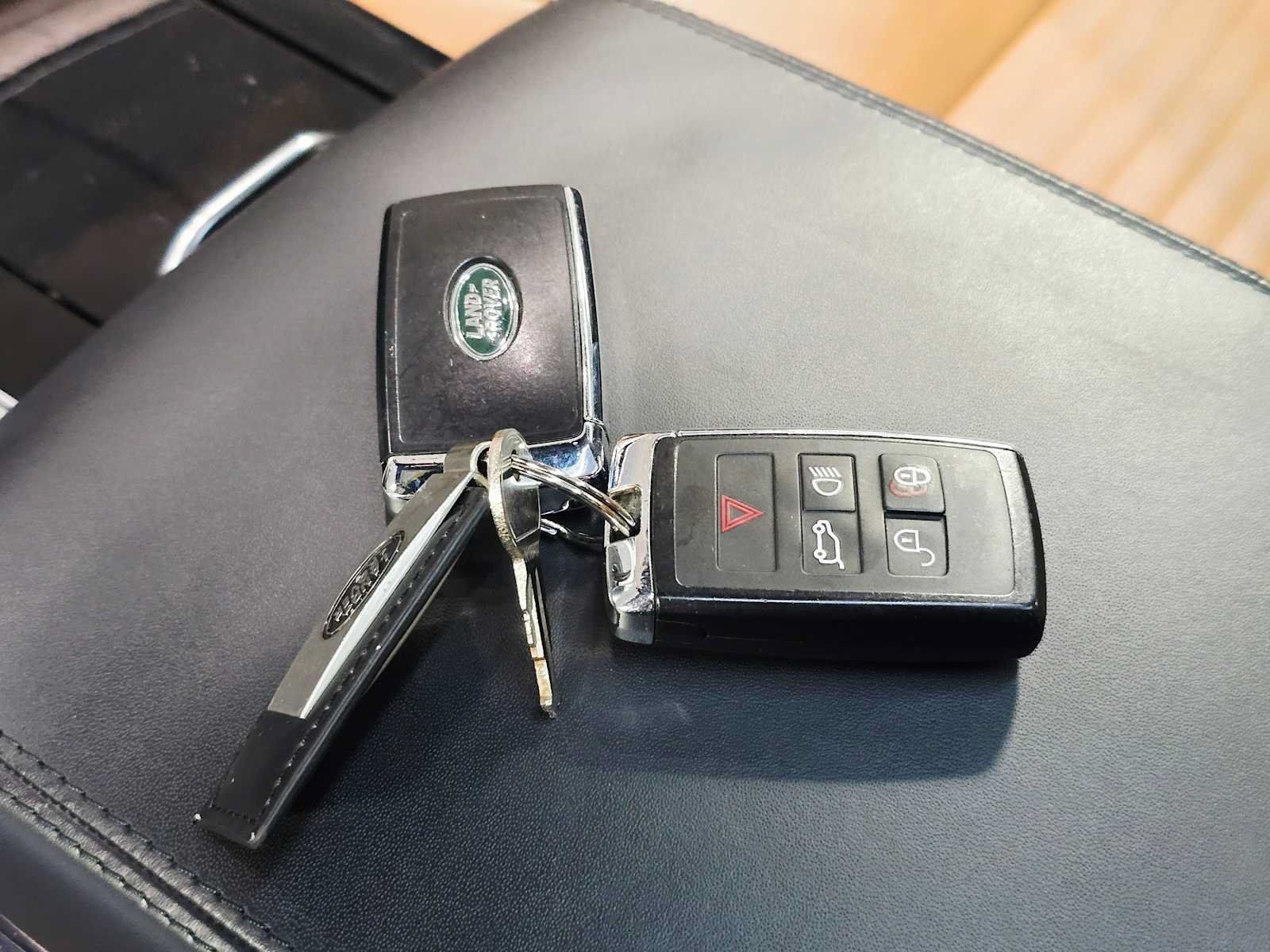 Used 2020 Land Rover Discovery HSE Luxury AWD/4WD image 31