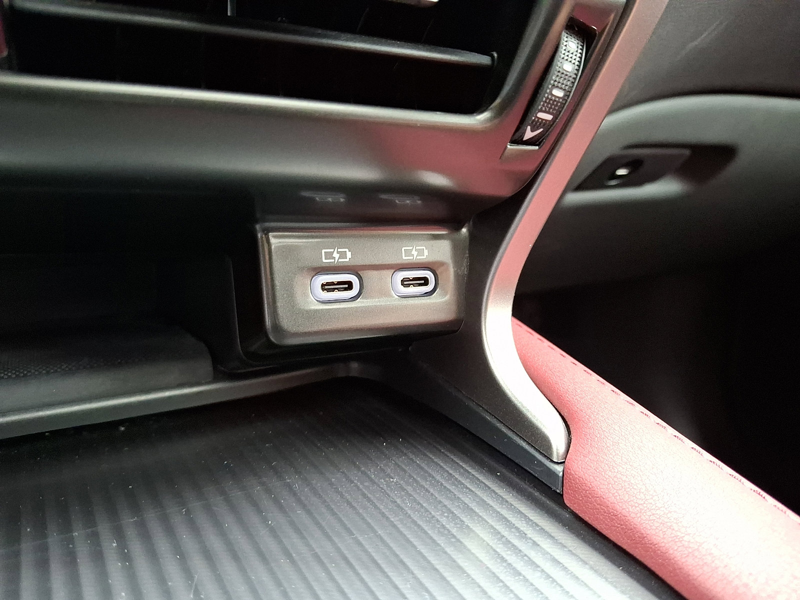 Certified 2024 Lexus RX 500h F Sport w/ Convenience Package image 22