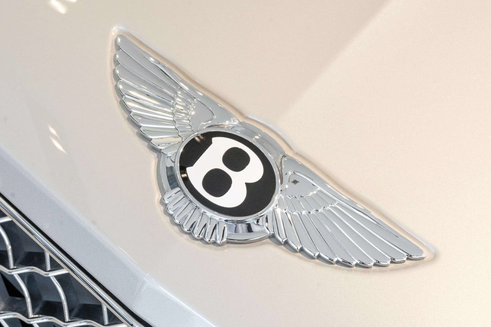 Used 2022 Bentley Bentayga AWD/4WD image 73