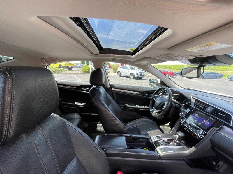 Used 2017 Honda Civic Touring image 10