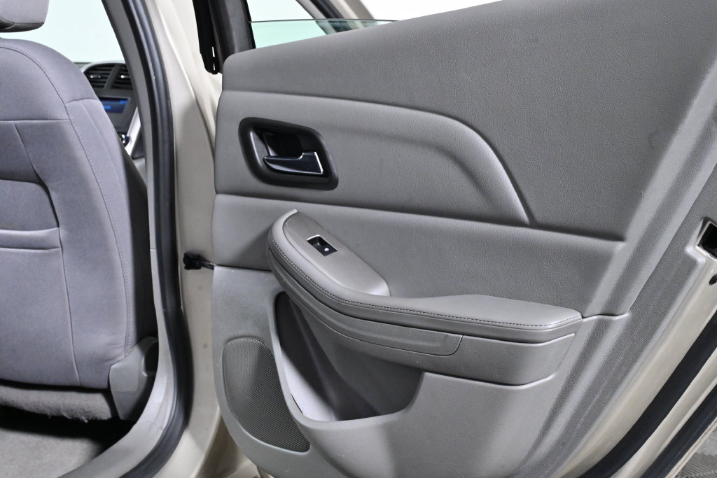 Used 2014 Chevrolet Malibu LS w/ Protection Package FWD image 32