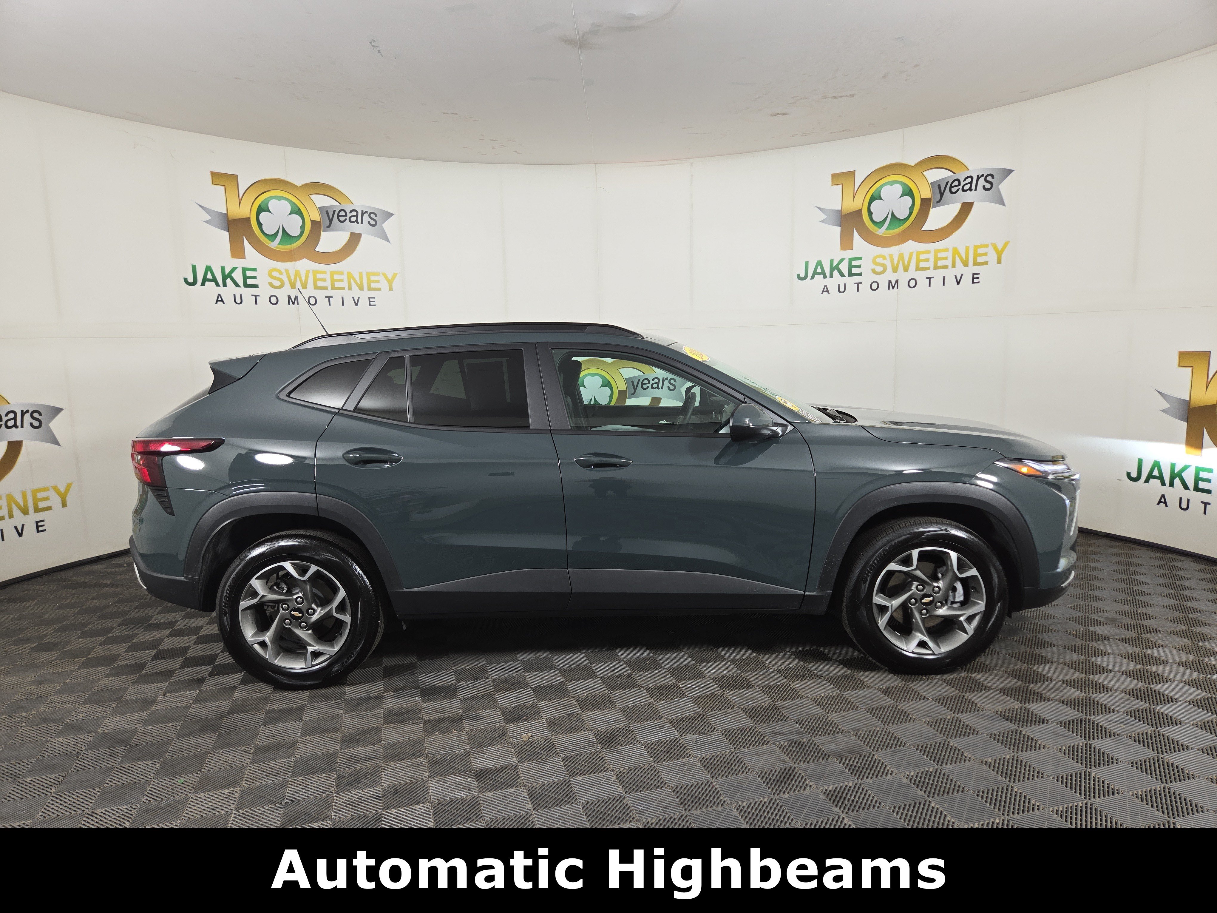 Used 2026 Chevrolet Trax LT FWD image 9