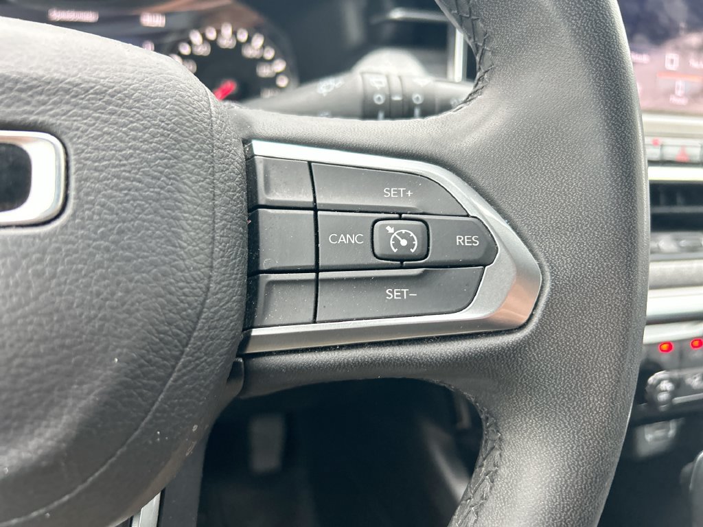 Used 2024 Jeep Compass Latitude AWD/4WD image 15