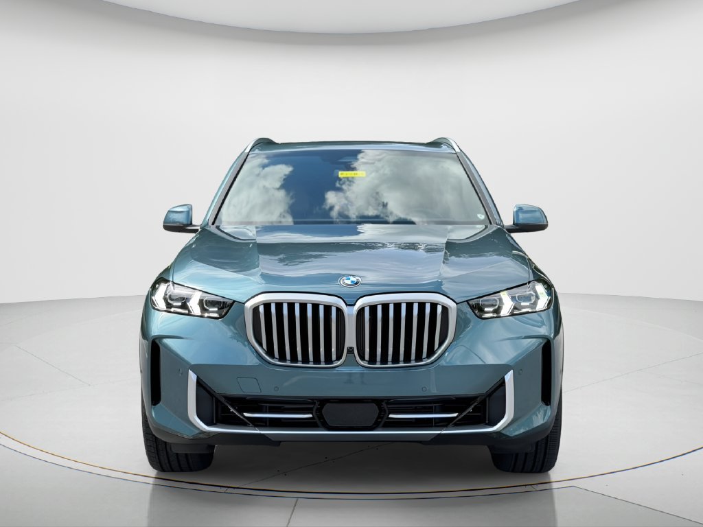 Certified 2024 BMW X5 xDrive40i w/ Premium Package AWD/4WD image 2