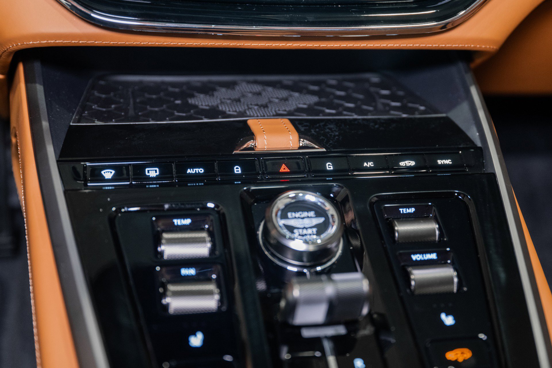 New 2026 Aston Martin DBX S image 37