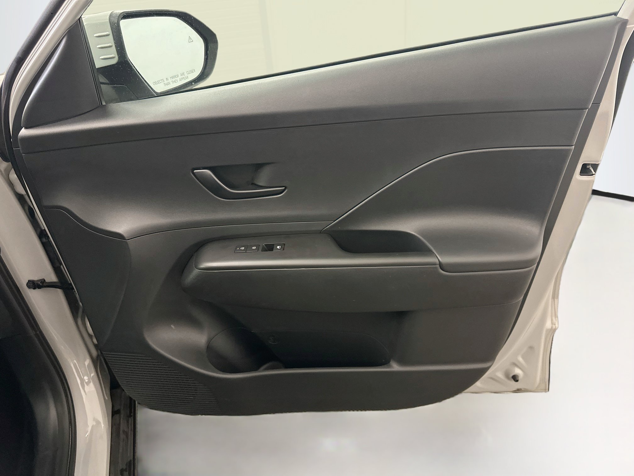 Used 2025 Hyundai Kona SEL AWD/4WD image 32