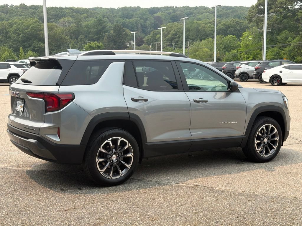 Certified 2025 GMC Terrain Elevation w/ Elevation Premium Package AWD/4WD image 9