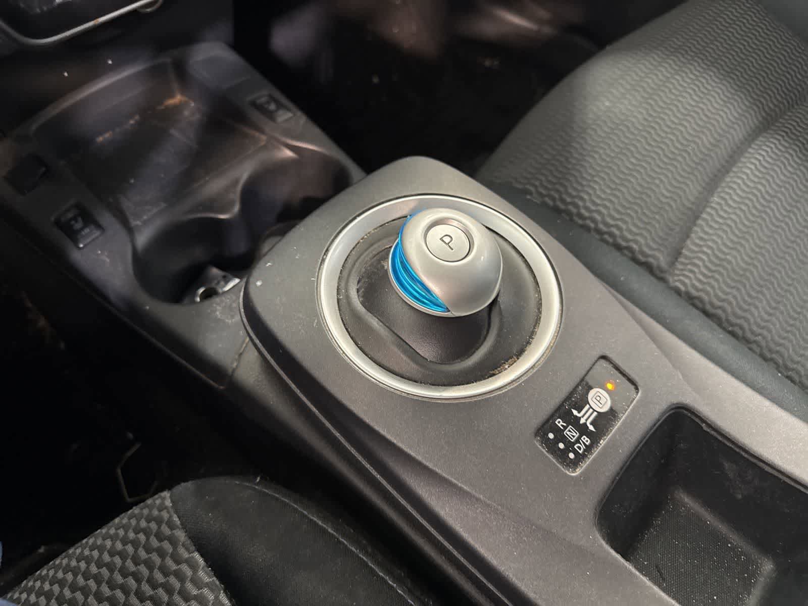 Used 2015 Nissan Leaf S FWD image 23