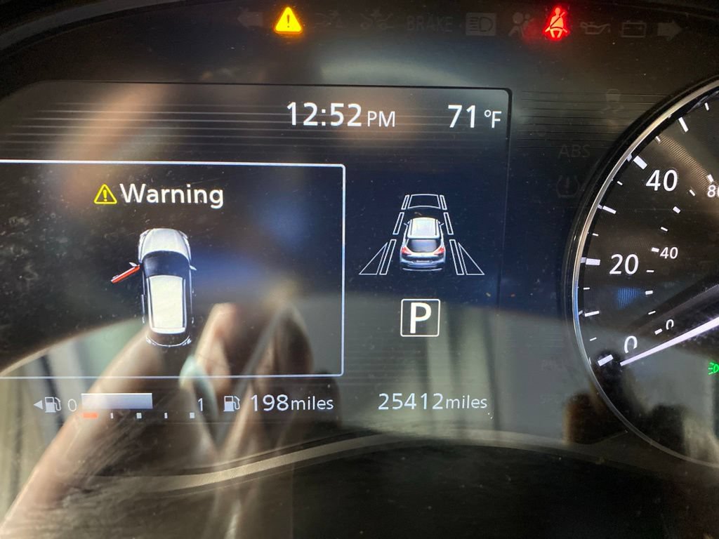 Used 2023 Nissan Kicks SV w/ Exterior Package FWD image 2