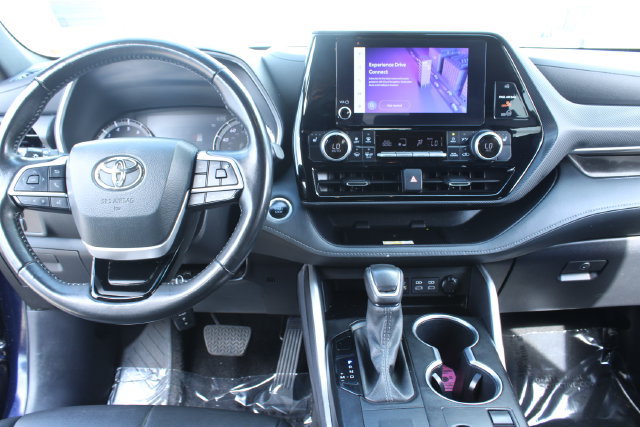 Used 2024 Toyota Highlander XSE FWD image 12