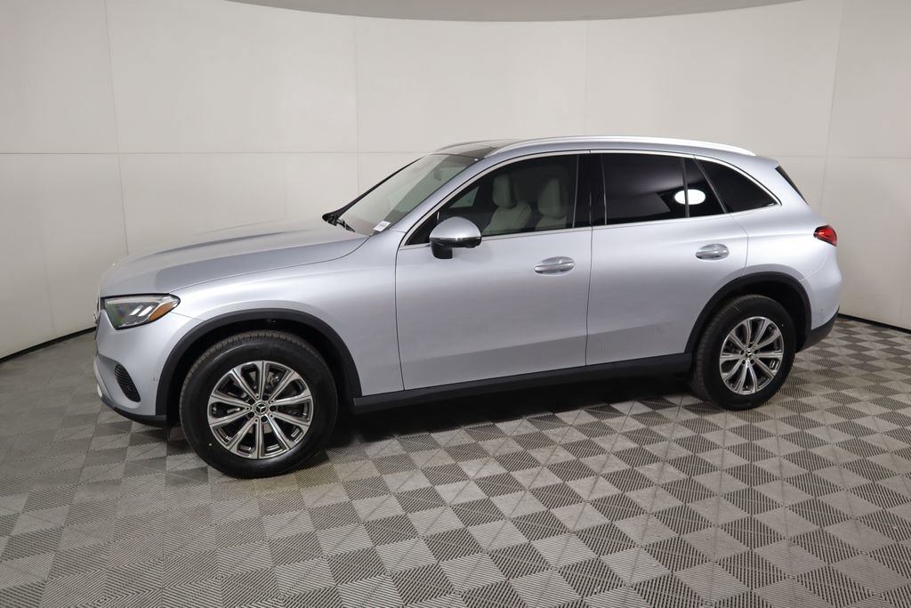 Certified 2025 Mercedes-Benz GLC 300 image 8