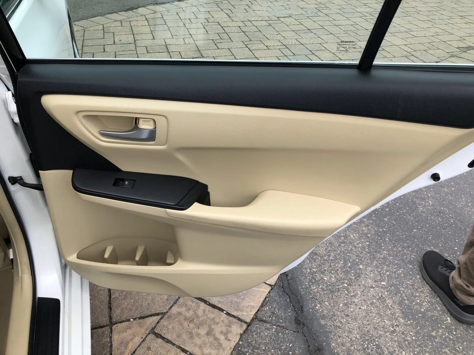 Used 2016 Toyota Camry LE FWD image 32
