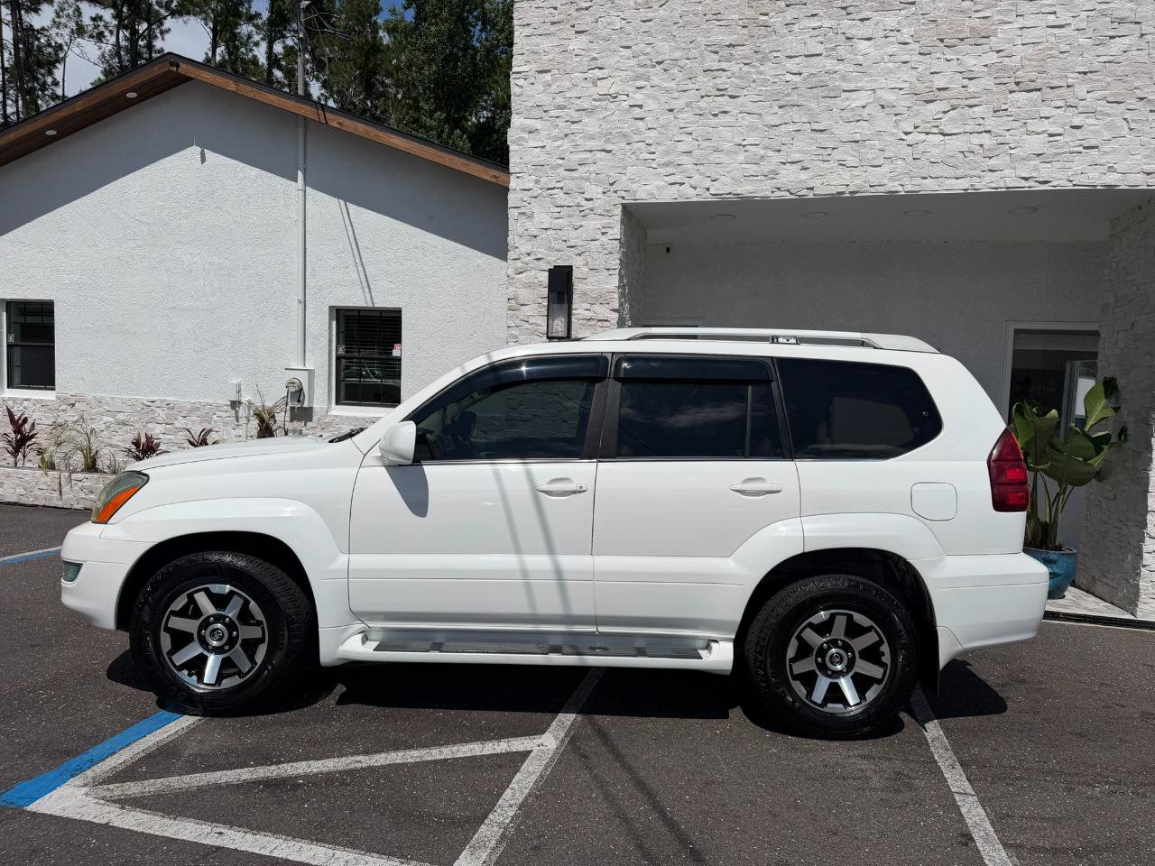 Used 2007 Lexus GX 470 AWD/4WD image 2